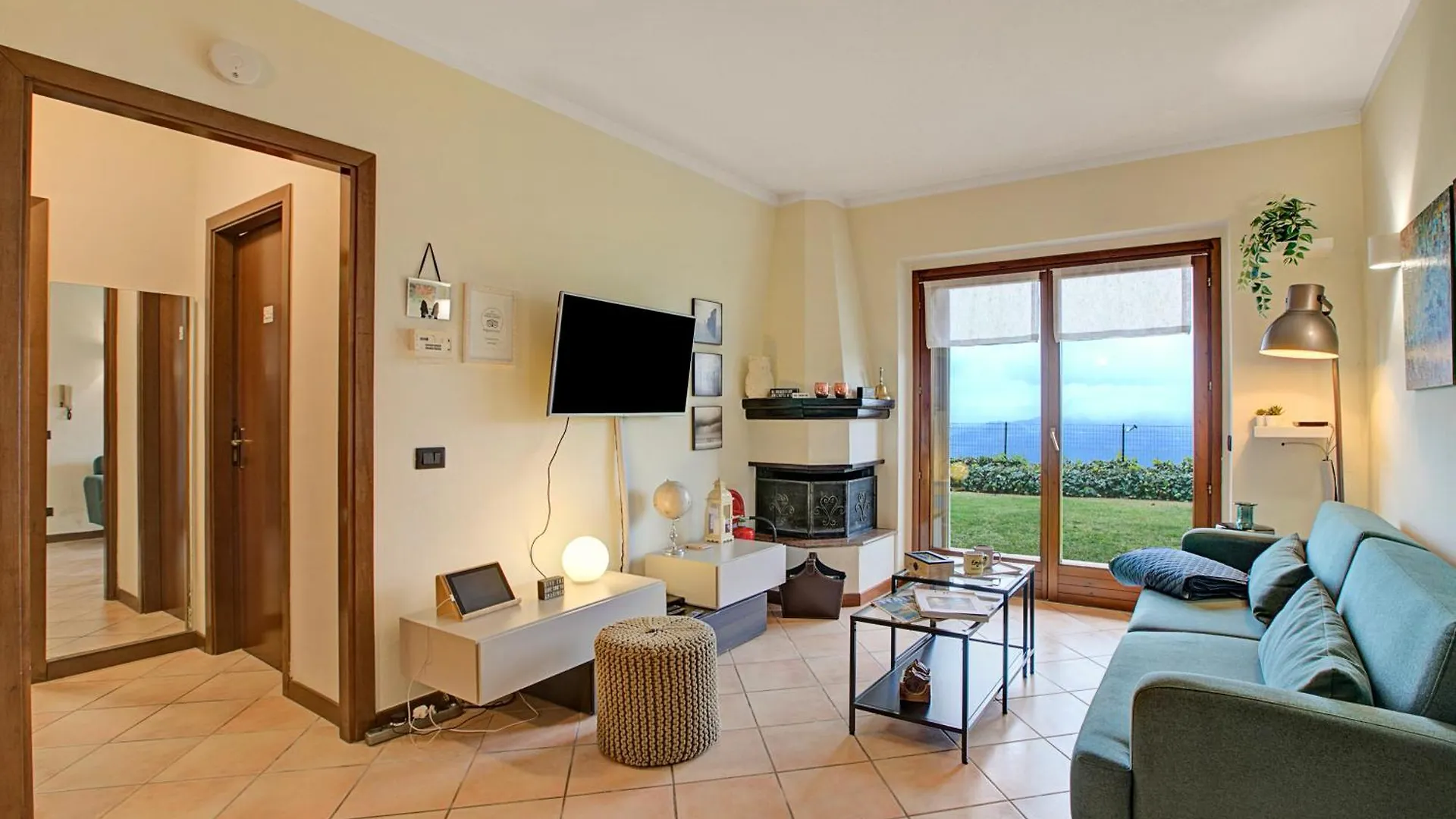 Amirovista Lake View & Shared Pool - Happy Rentals Villanuova sul clisi Apartment