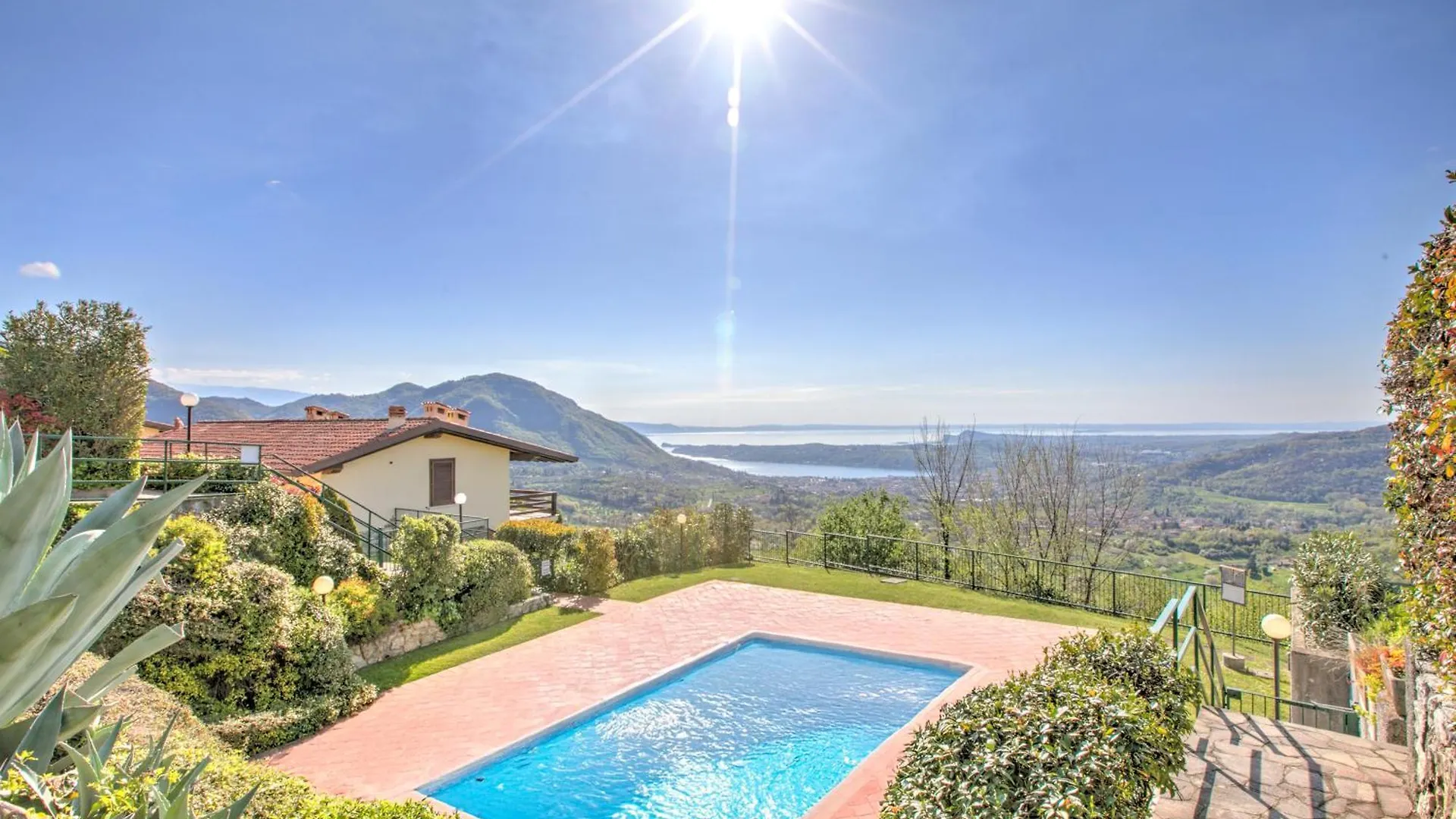 Amirovista Lake View & Shared Pool - Happy Rentals Villanuova sul clisi Italy