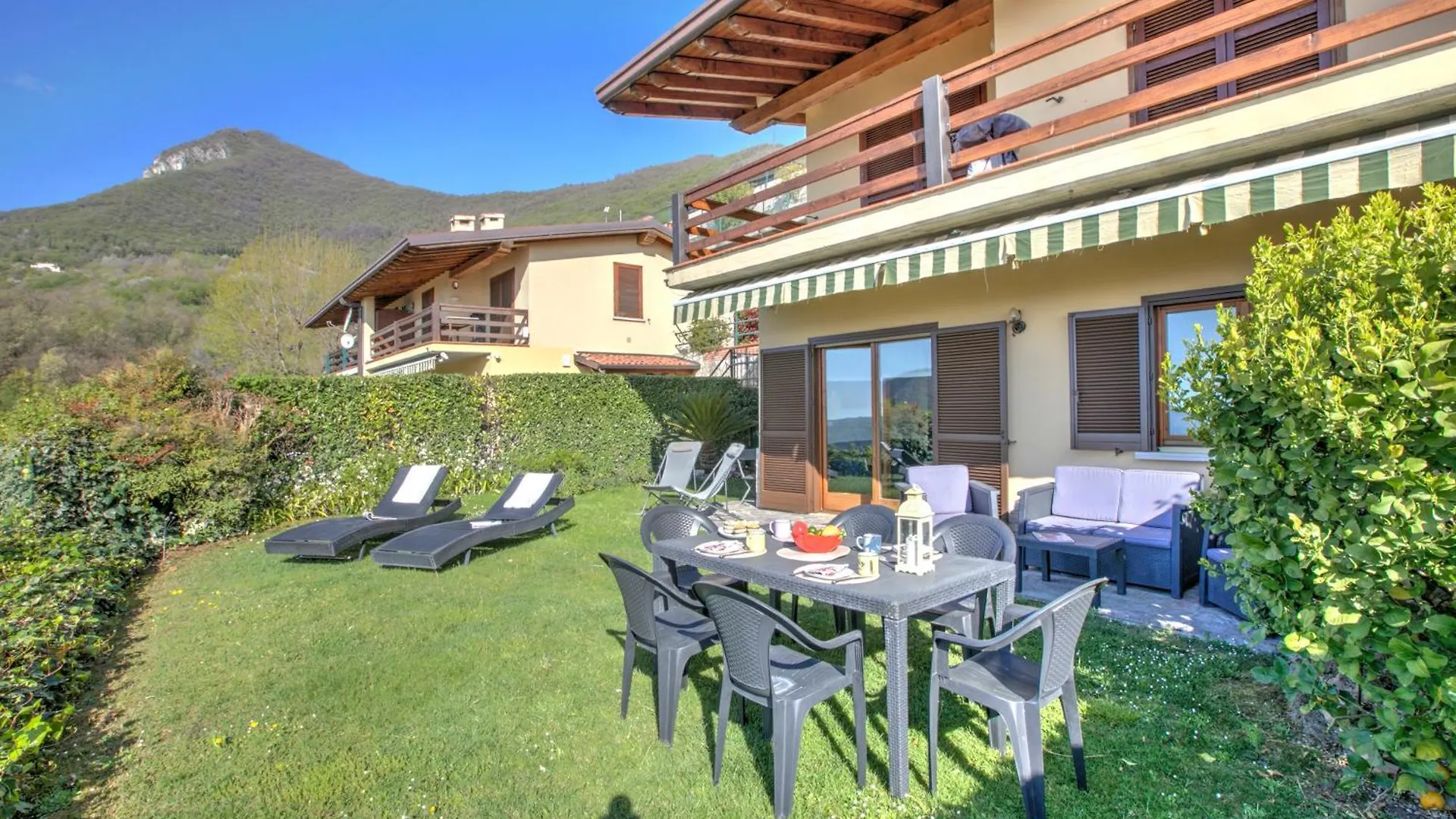Amirovista Lake View & Shared Pool - Happy Rentals Villanuova sul clisi 0*,  Italy