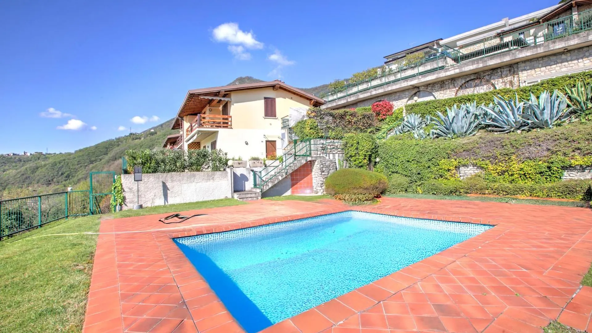 Amirovista Lake View & Shared Pool - Happy Rentals Villanuova sul clisi 0*,
