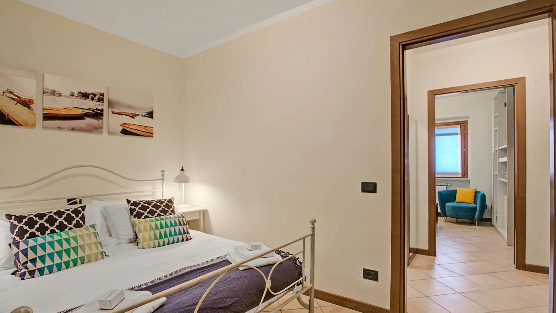 Apartment Amirovista Lake View & Shared Pool - Happy Rentals Villanuova sul clisi Italy